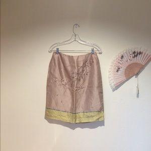 Ann Taylor 100% Silk art style skirt. Size 6P
